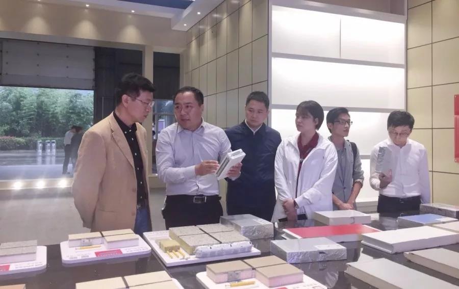 省工信廳領(lǐng)導(dǎo)一行深入寶潤(rùn)達(dá)， 開展企業(yè)智能化改造診斷服務(wù)